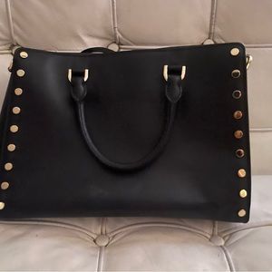 MICHAEL KORS med. gold studded SELMA Black crossbody SAFFIANO leather purse/bag